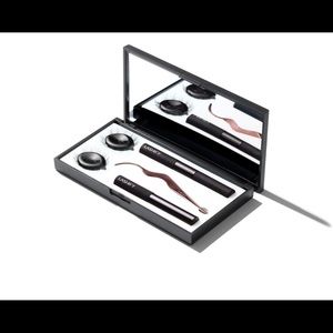 LASHIFY CONTROL KIT BRAND NEW WITH 2 SETS OF LASHES